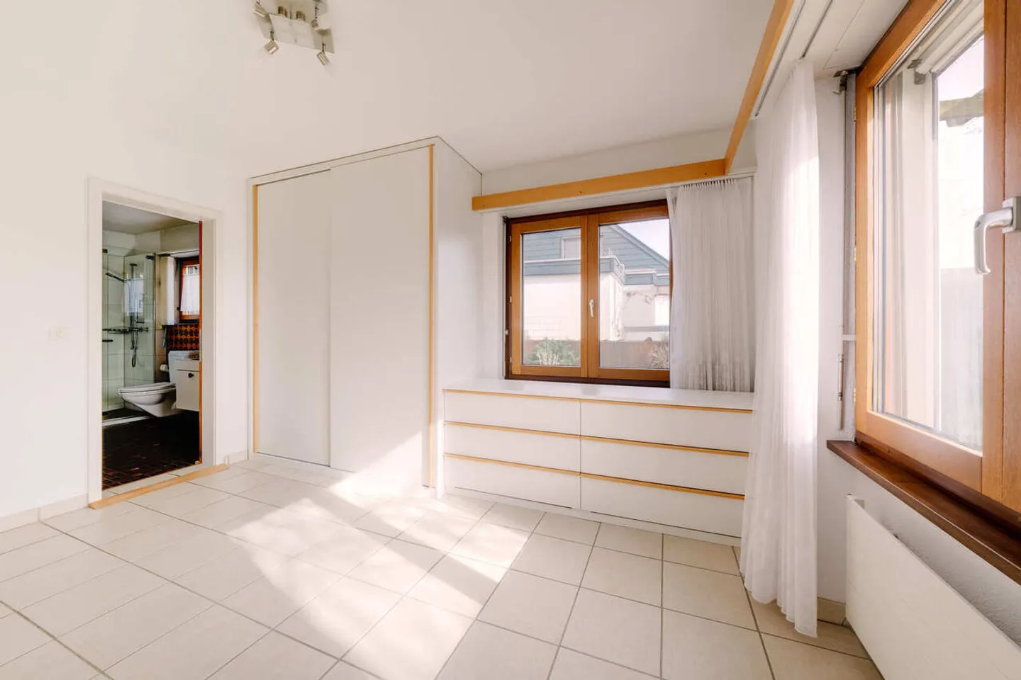 Charmantes Freistehendes Einfamilienhaus - Foto 7 von 15