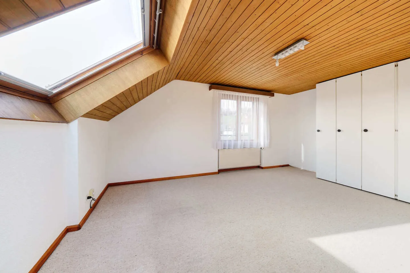 Charmantes Freistehendes Einfamilienhaus - Foto 11 von 15