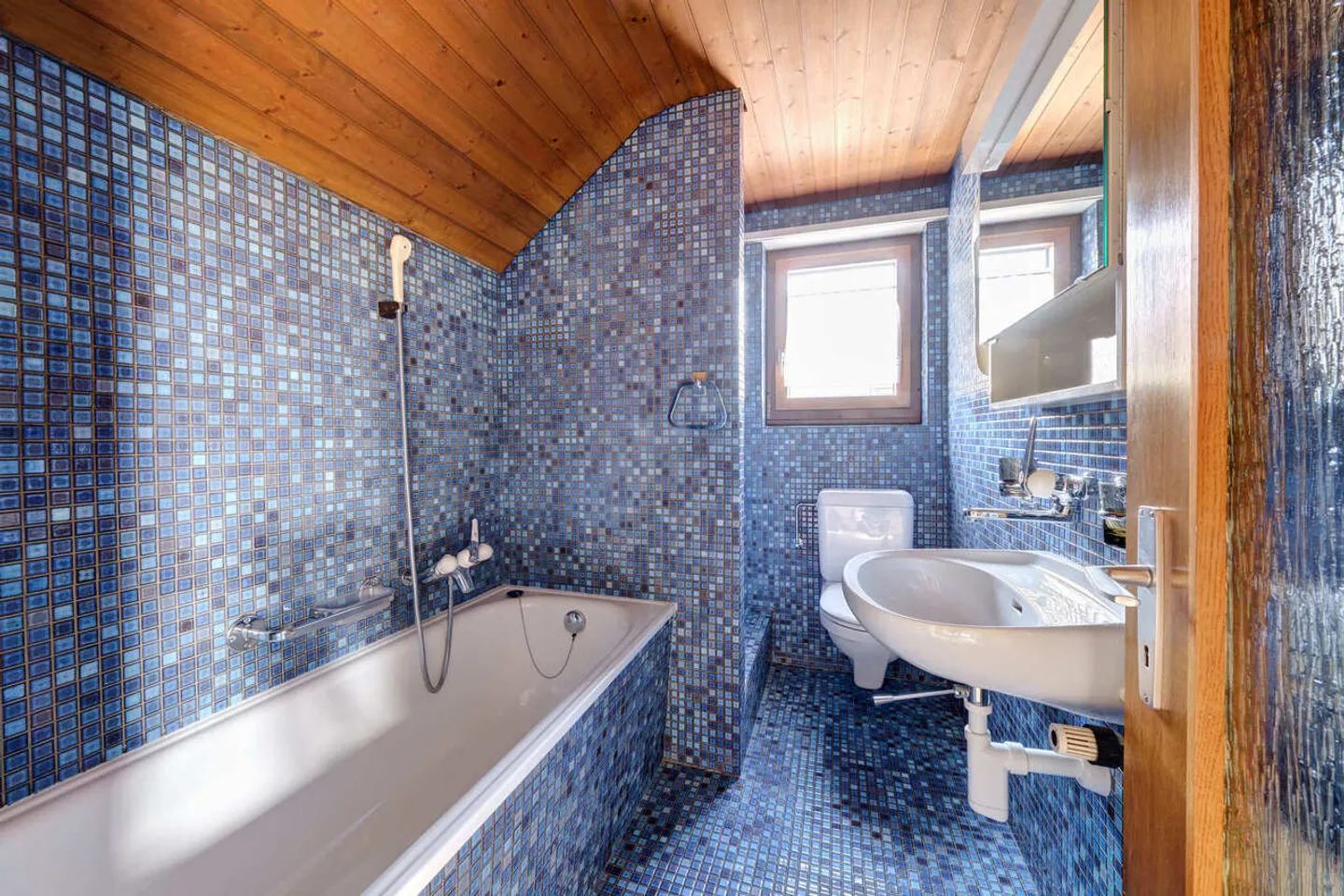 Charmantes Freistehendes Einfamilienhaus - Foto 13 von 15