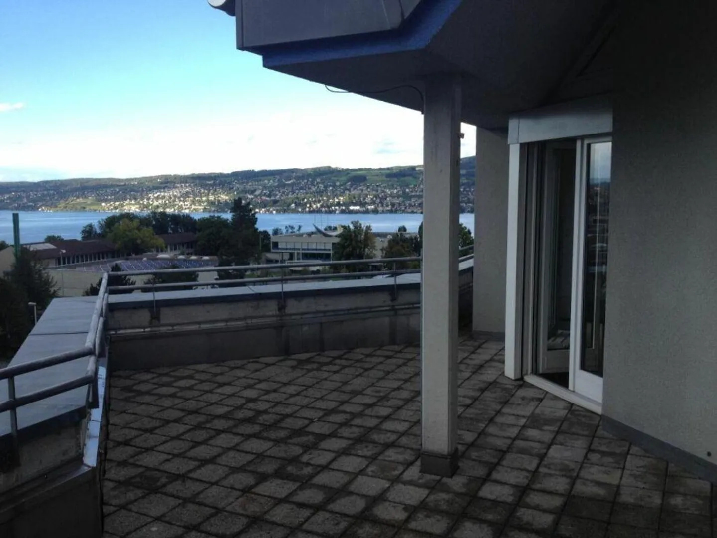 Appartamento attico di 5,5 stanze luminoso in affitto - Foto 6 di 7