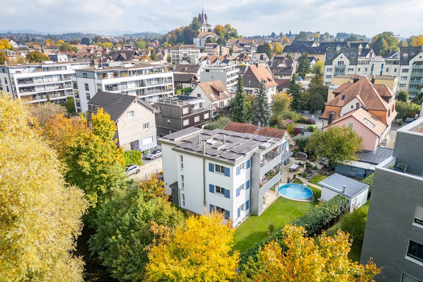 Maison moderne à deux familles dans un emplacement central et calme - Photo 3 sur 22