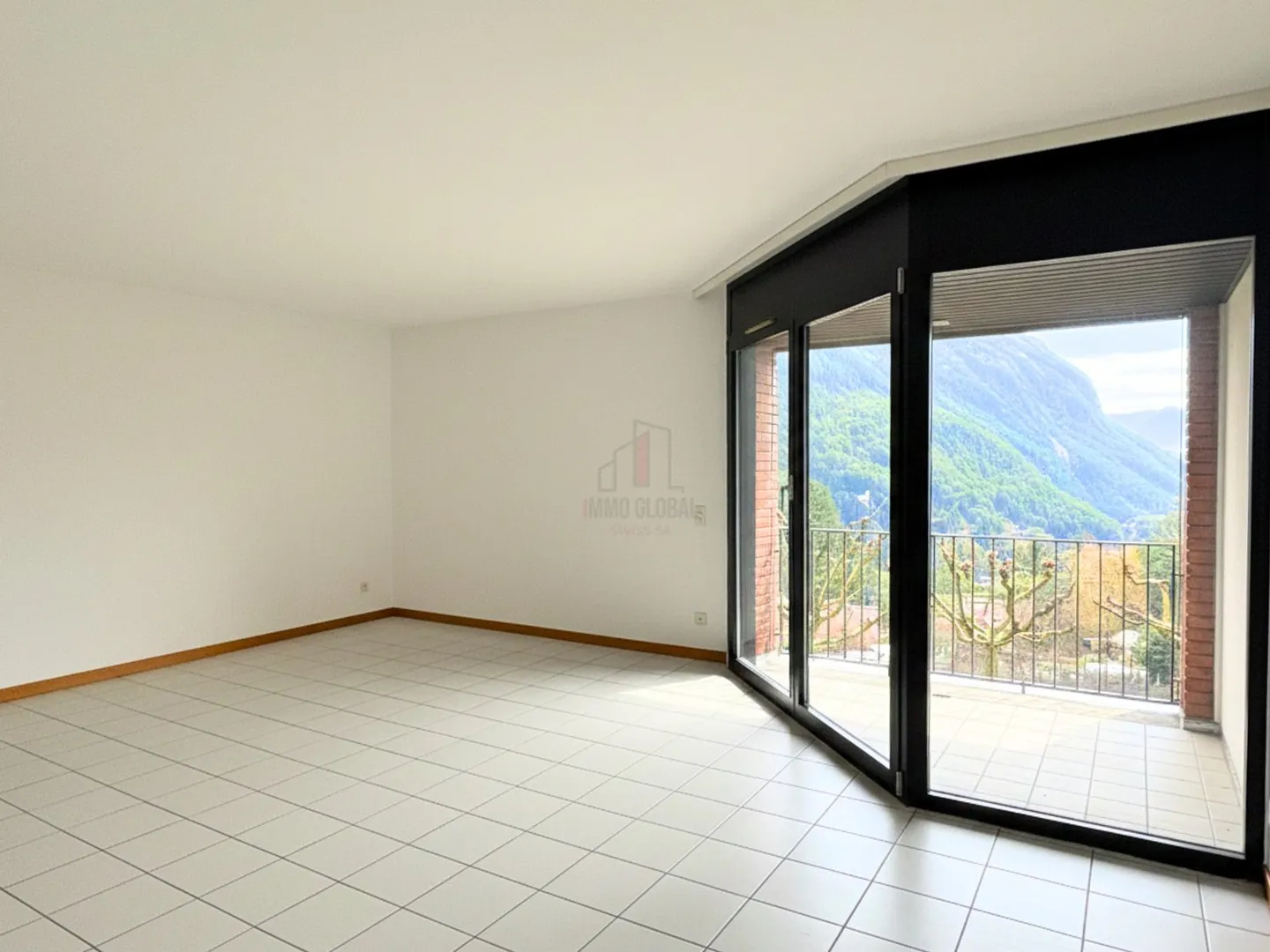 Outstanding opportunity for those seeking peace and a breathtaking view - Photo 3 of 13