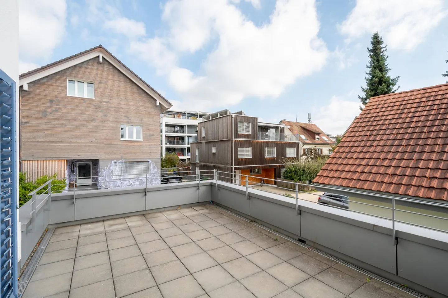Maison moderne à deux familles dans un emplacement central et calme - Photo 13 sur 22