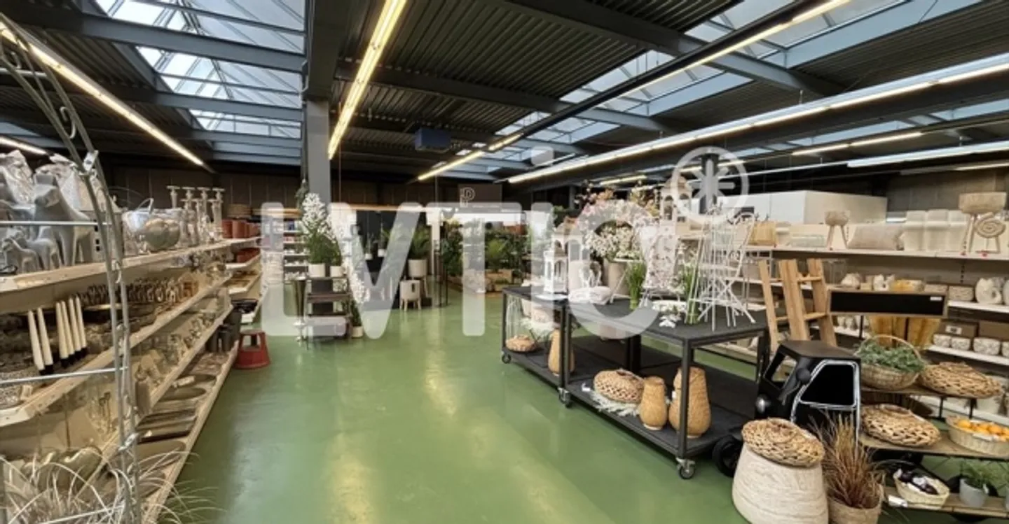 Deposit - Photo 3 of 8