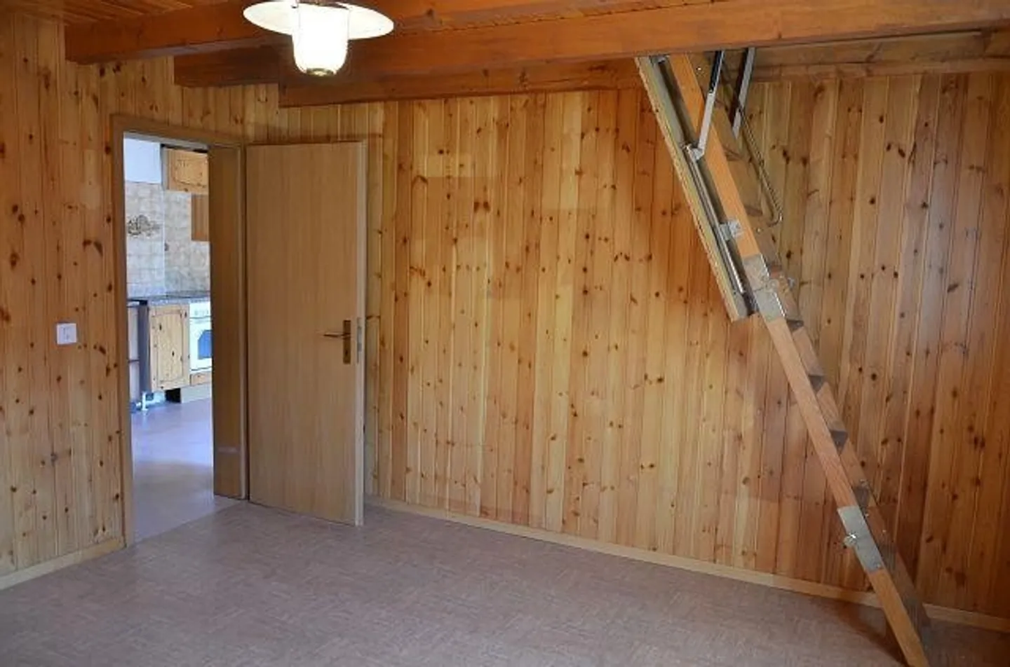 Casa di villaggio di 3 vani in posizione molto tranquilla e soleggiata con vista / Casa di 3 vani con piccolo giardino e bella vista panoramica - Foto 6 di 30