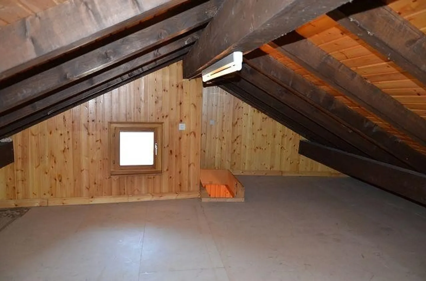 Casa di villaggio di 3 vani in posizione molto tranquilla e soleggiata con vista / Casa di 3 vani con piccolo giardino e bella vista panoramica - Foto 7 di 30