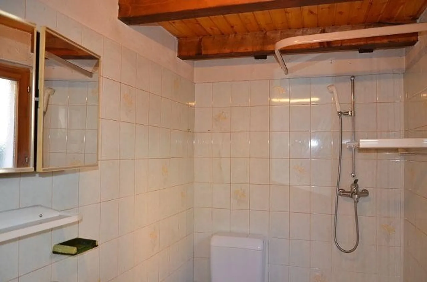 Casa di villaggio di 3 vani in posizione molto tranquilla e soleggiata con vista / Casa di 3 vani con piccolo giardino e bella vista panoramica - Foto 9 di 30