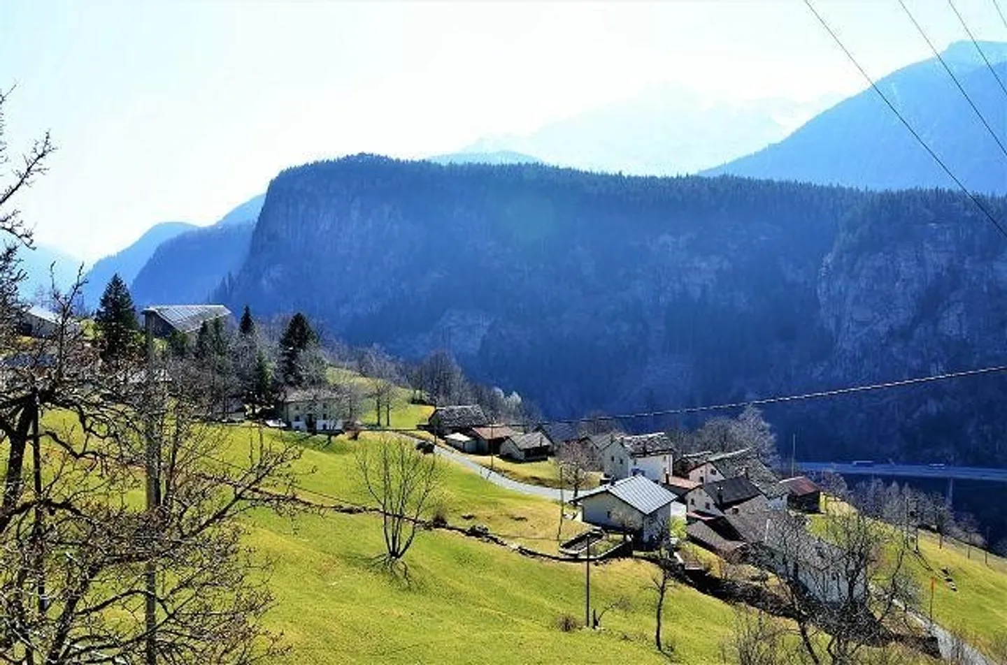Casa di villaggio di 3 vani in posizione molto tranquilla e soleggiata con vista / Casa di 3 vani con piccolo giardino e bella vista panoramica - Foto 15 di 30