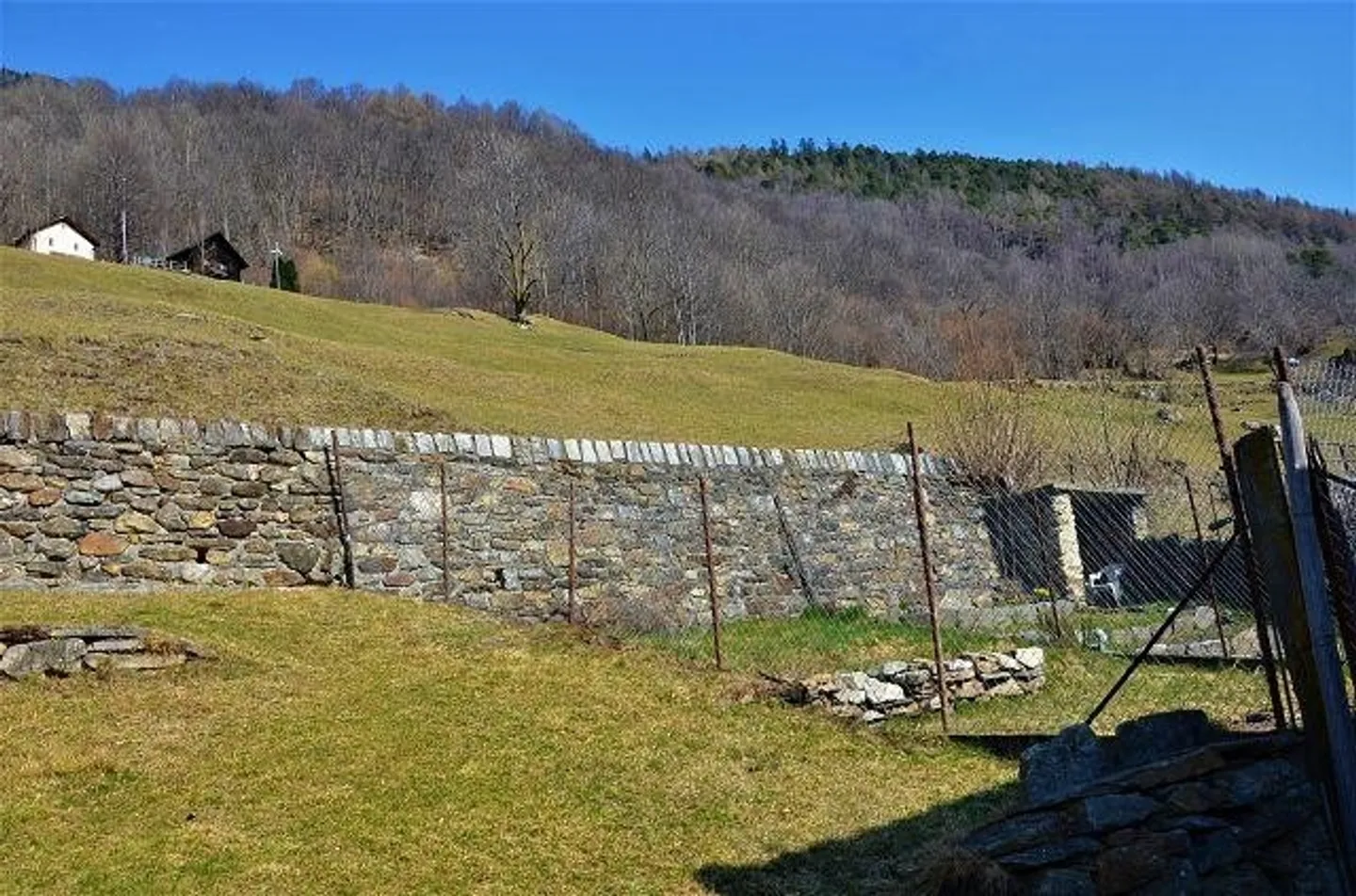 Casa di villaggio di 3 vani in posizione molto tranquilla e soleggiata con vista / Casa di 3 vani con piccolo giardino e bella vista panoramica - Foto 17 di 30