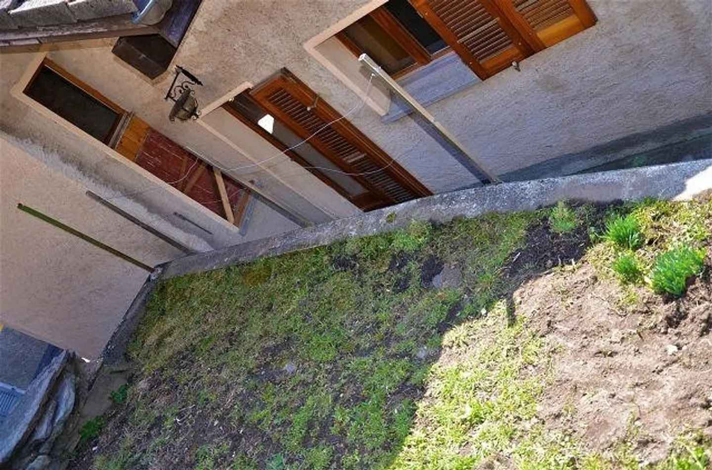 Casa di villaggio di 3 vani in posizione molto tranquilla e soleggiata con vista / Casa di 3 vani con piccolo giardino e bella vista panoramica - Foto 19 di 30