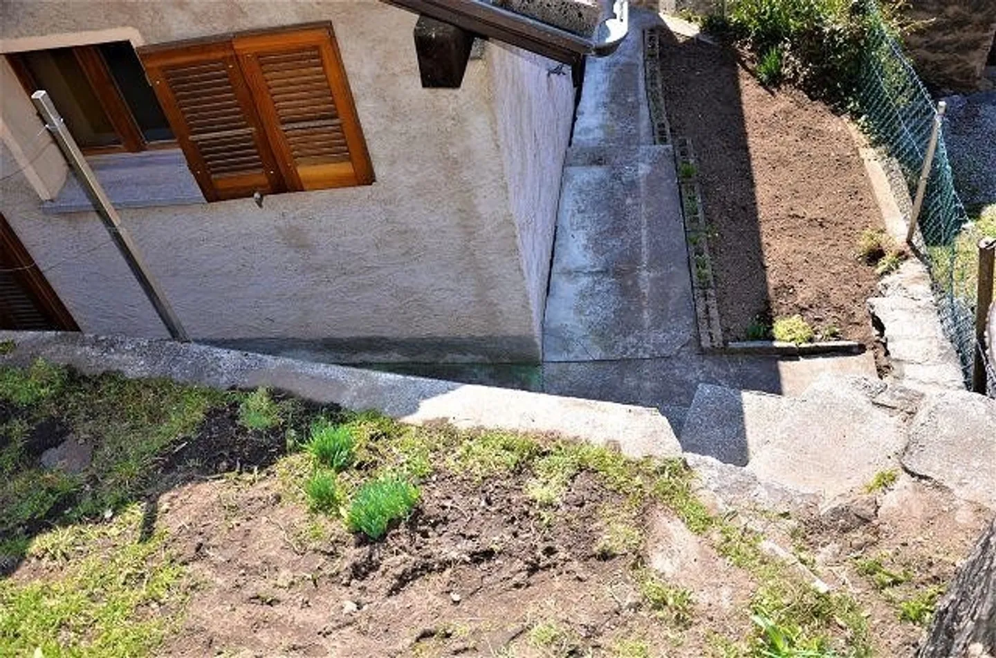 Casa di villaggio di 3 vani in posizione molto tranquilla e soleggiata con vista / Casa di 3 vani con piccolo giardino e bella vista panoramica - Foto 21 di 30