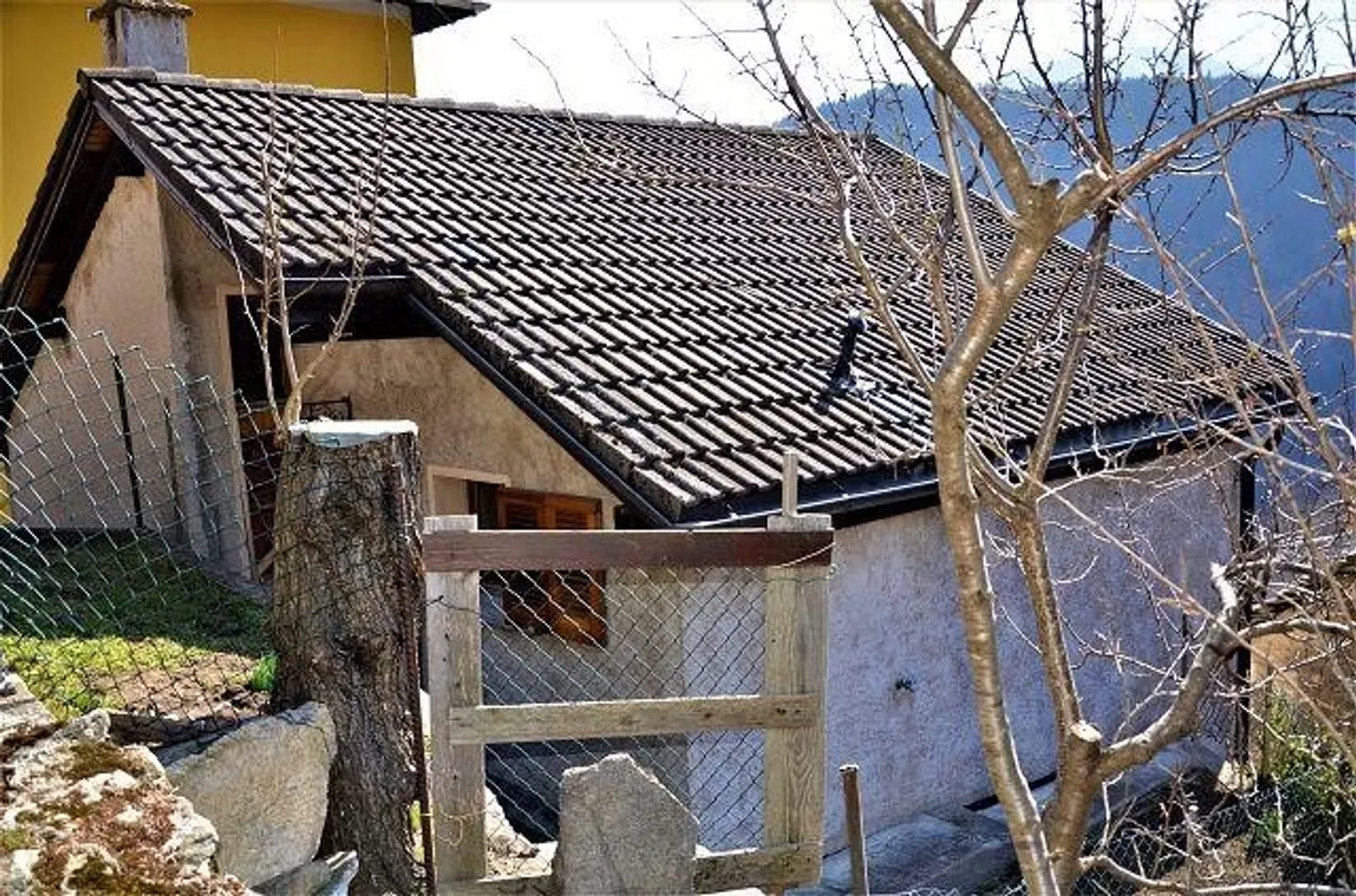 Casa di villaggio di 3 vani in posizione molto tranquilla e soleggiata con vista / Casa di 3 vani con piccolo giardino e bella vista panoramica - Foto 23 di 30