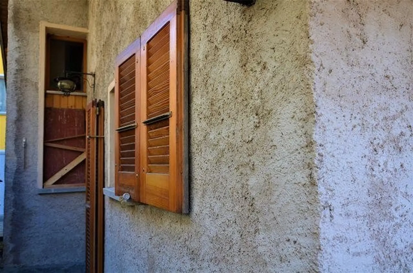 Casa di villaggio di 3 vani in posizione molto tranquilla e soleggiata con vista / Casa di 3 vani con piccolo giardino e bella vista panoramica - Foto 27 di 30