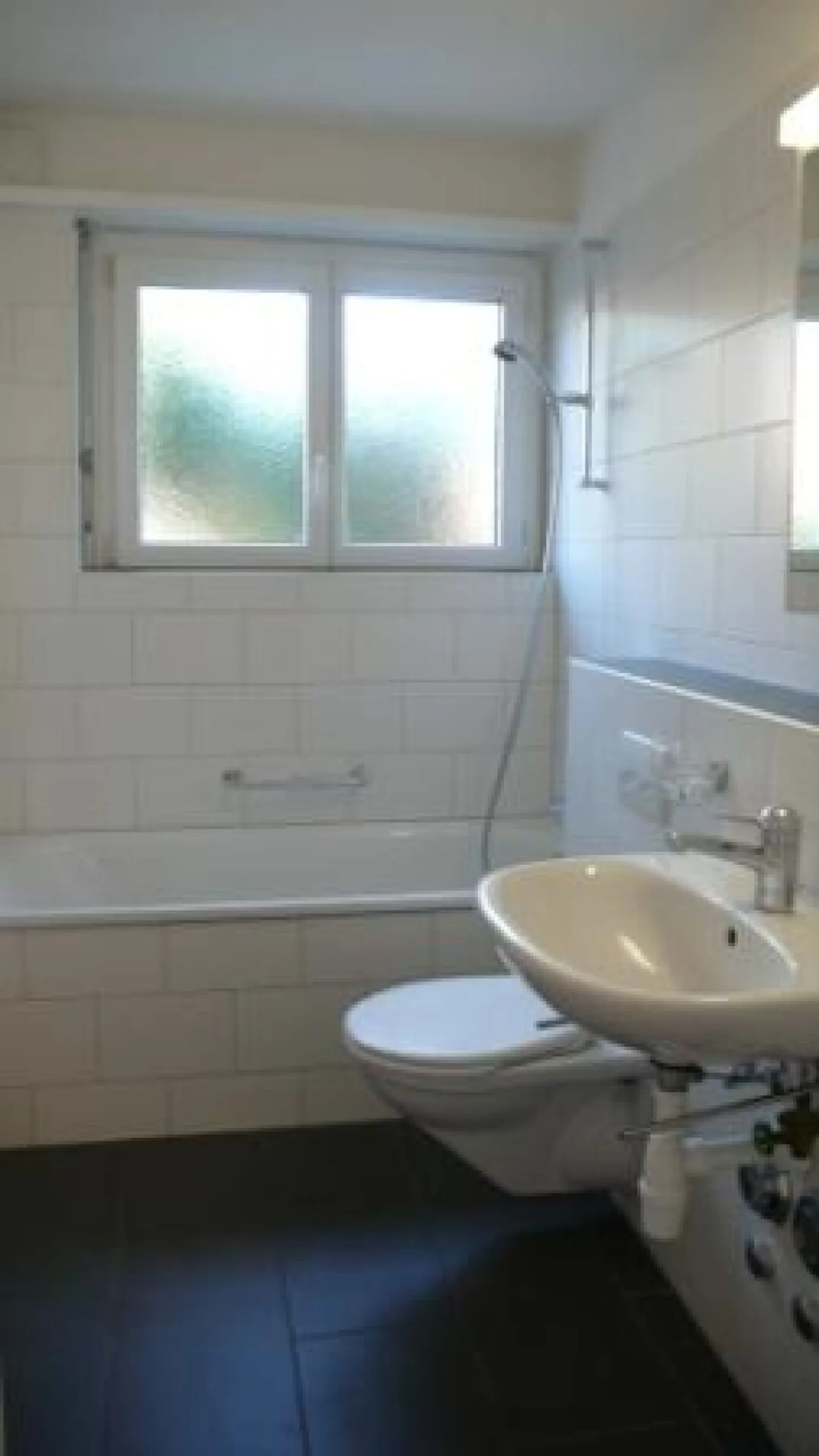 Hello, sunny and in the village center of Münchenbuchsee - Photo 4 of 5