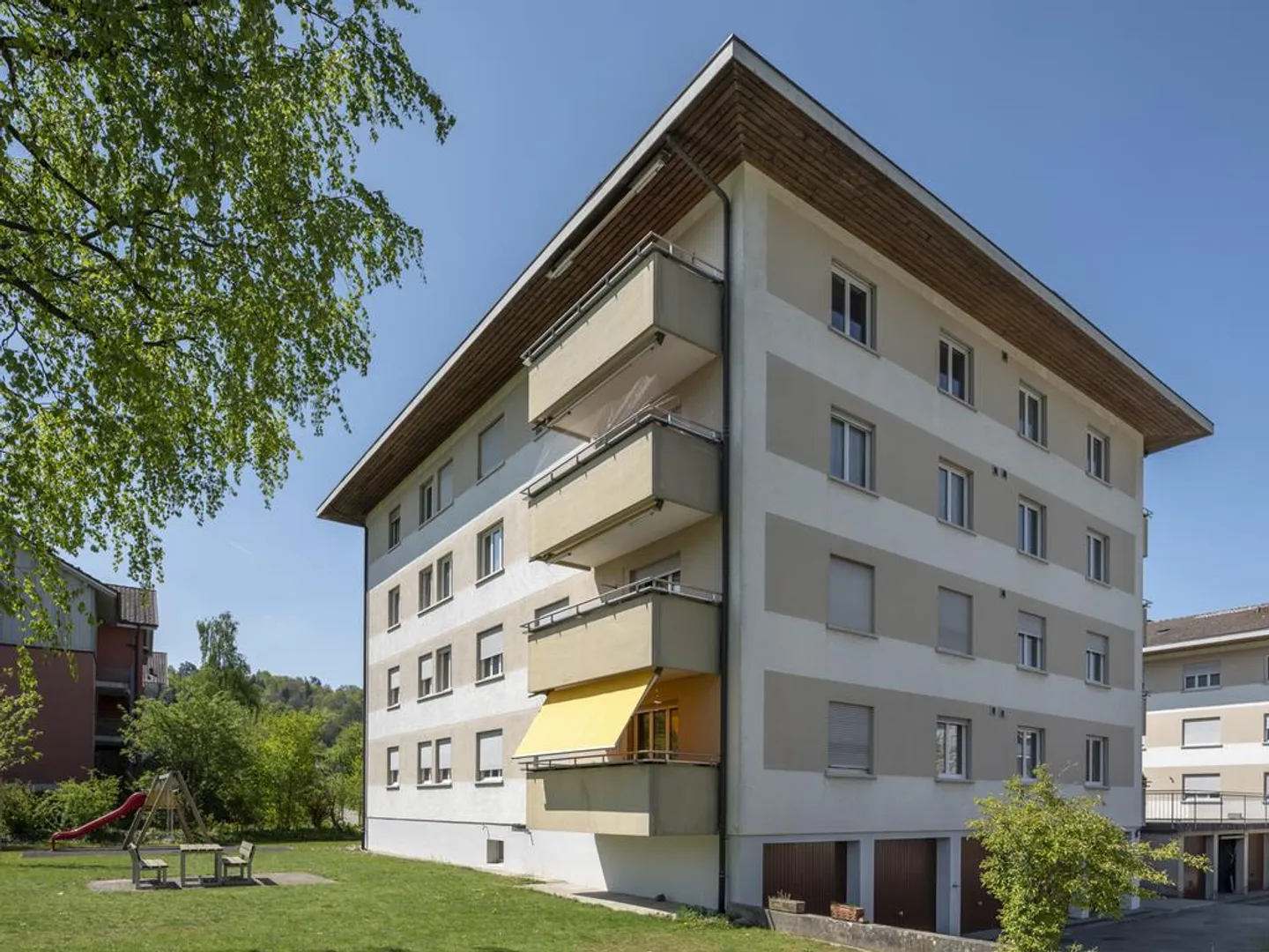 RENT WITHOUT DEPOSIT - Quiet residential area, yet centrally located - Photo 1 of 11