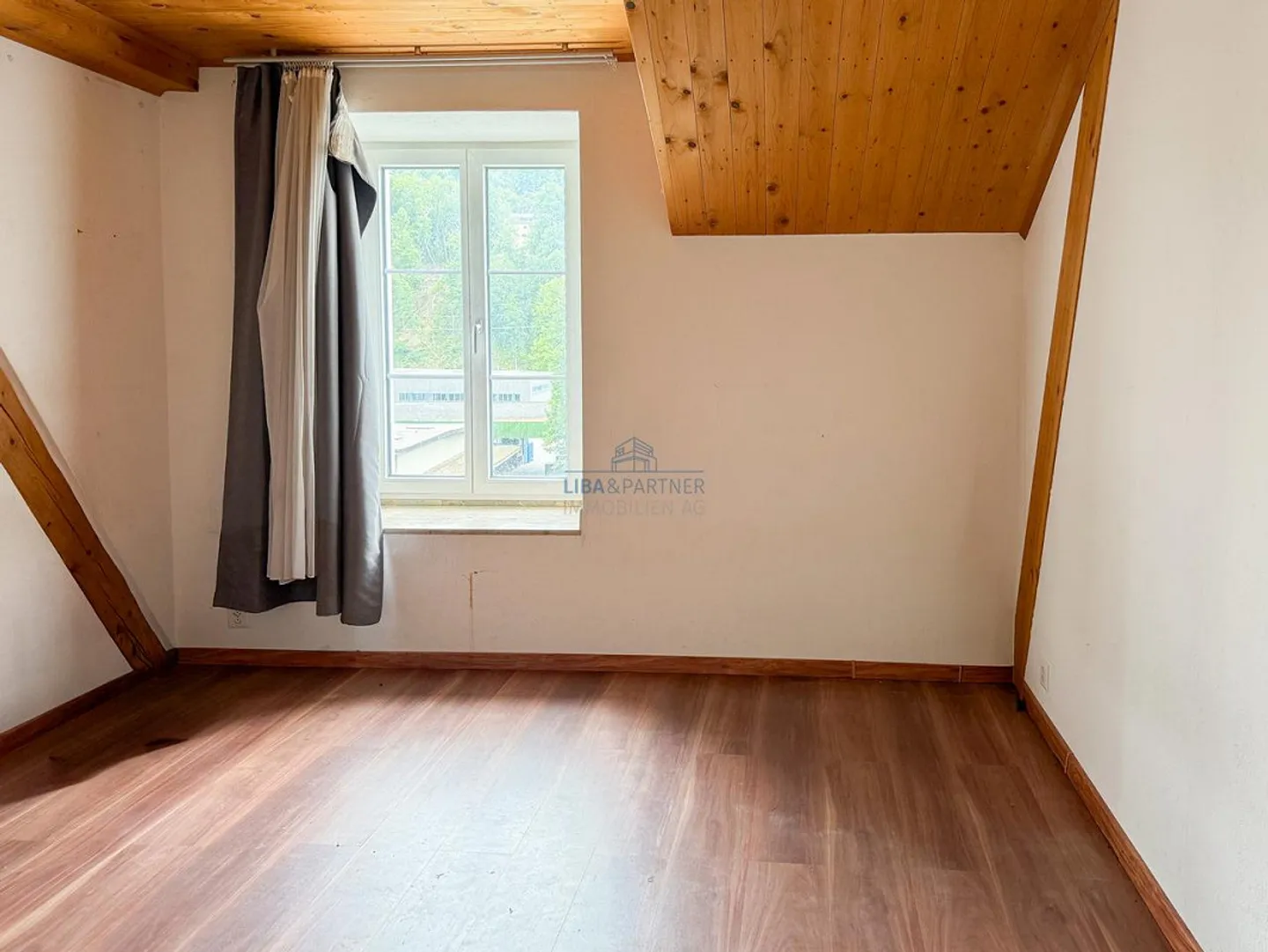 Grande potenziale: Casa con opzioni di utilizzo e ampliamento flessibili - Foto 10 di 18