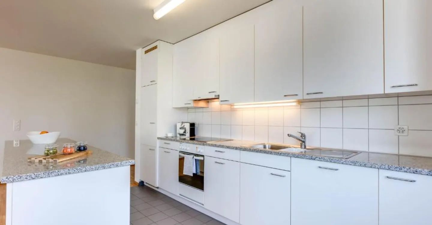 Do you love it spacious? - Photo 4 of 10