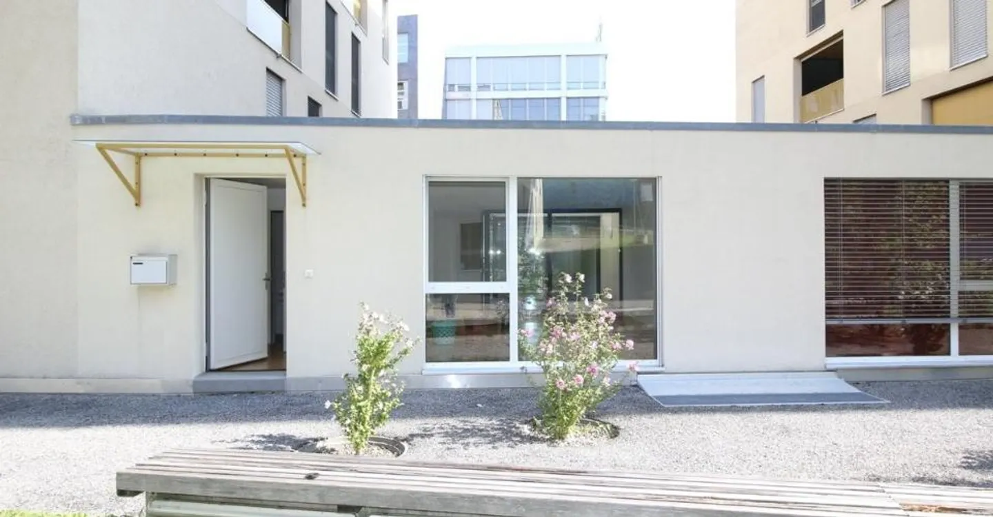 Incroyable loft de 97 m² avec patio au c?ur de Fribourg - Foto 1 di 13