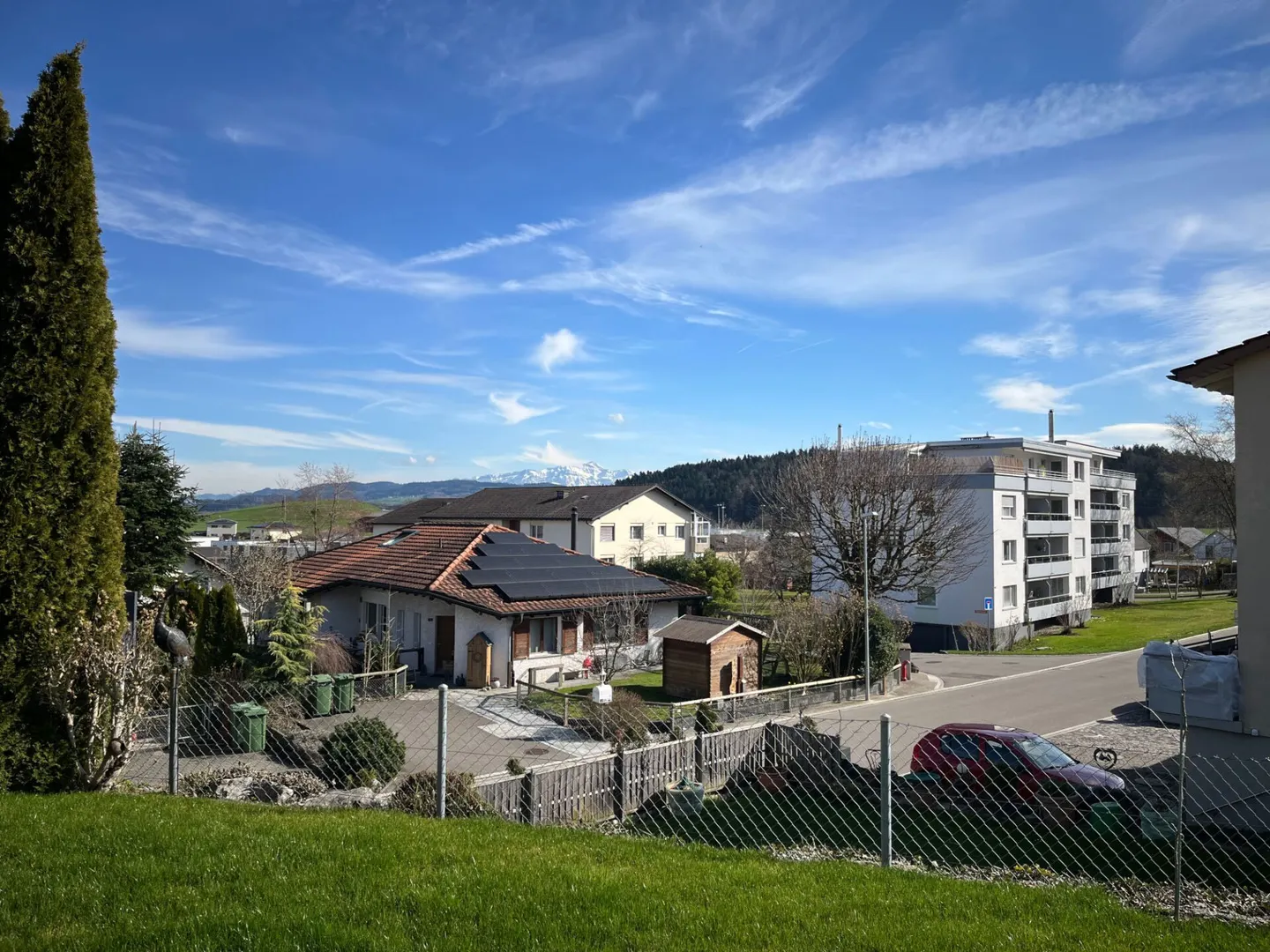 5.5-Room Semi-Detached House with a View - Photo 3 of 13