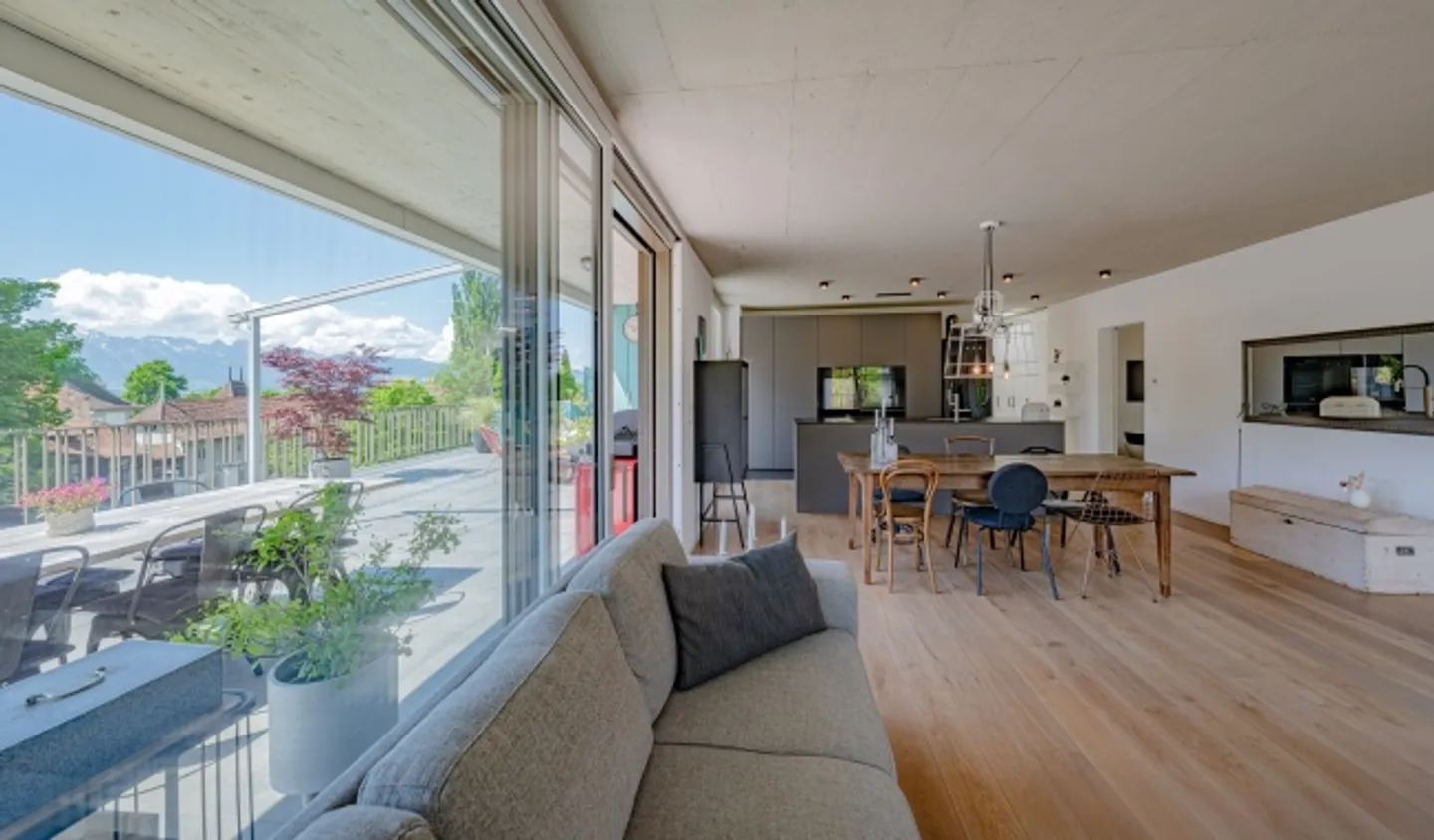 APPARTAMENTO PENTHOUSE MODERNO CON VISTA SUL VERDE - Foto 6 di 8