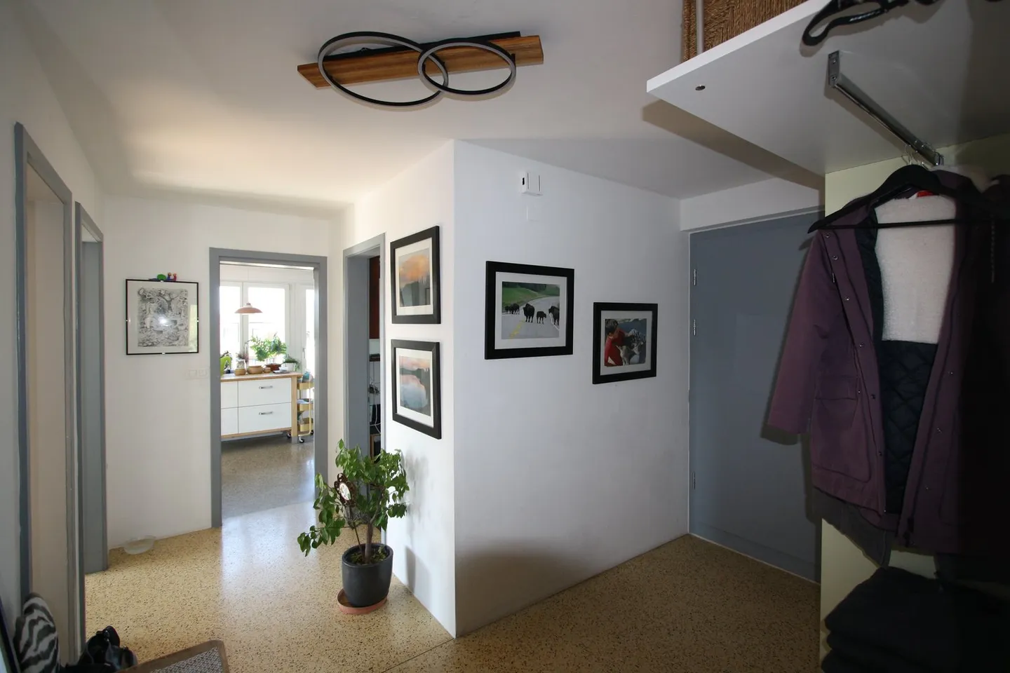 Appartamento affascinante di 4.5 stanze in una posizione tranquilla a Vechigen - Foto 4 di 18