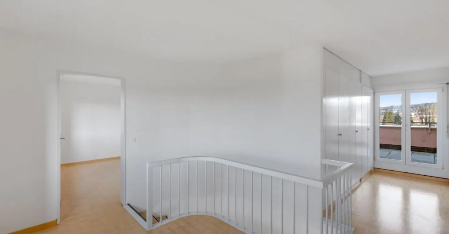 Living on 2 floors with balcony and terrace - Photo 2 of 10