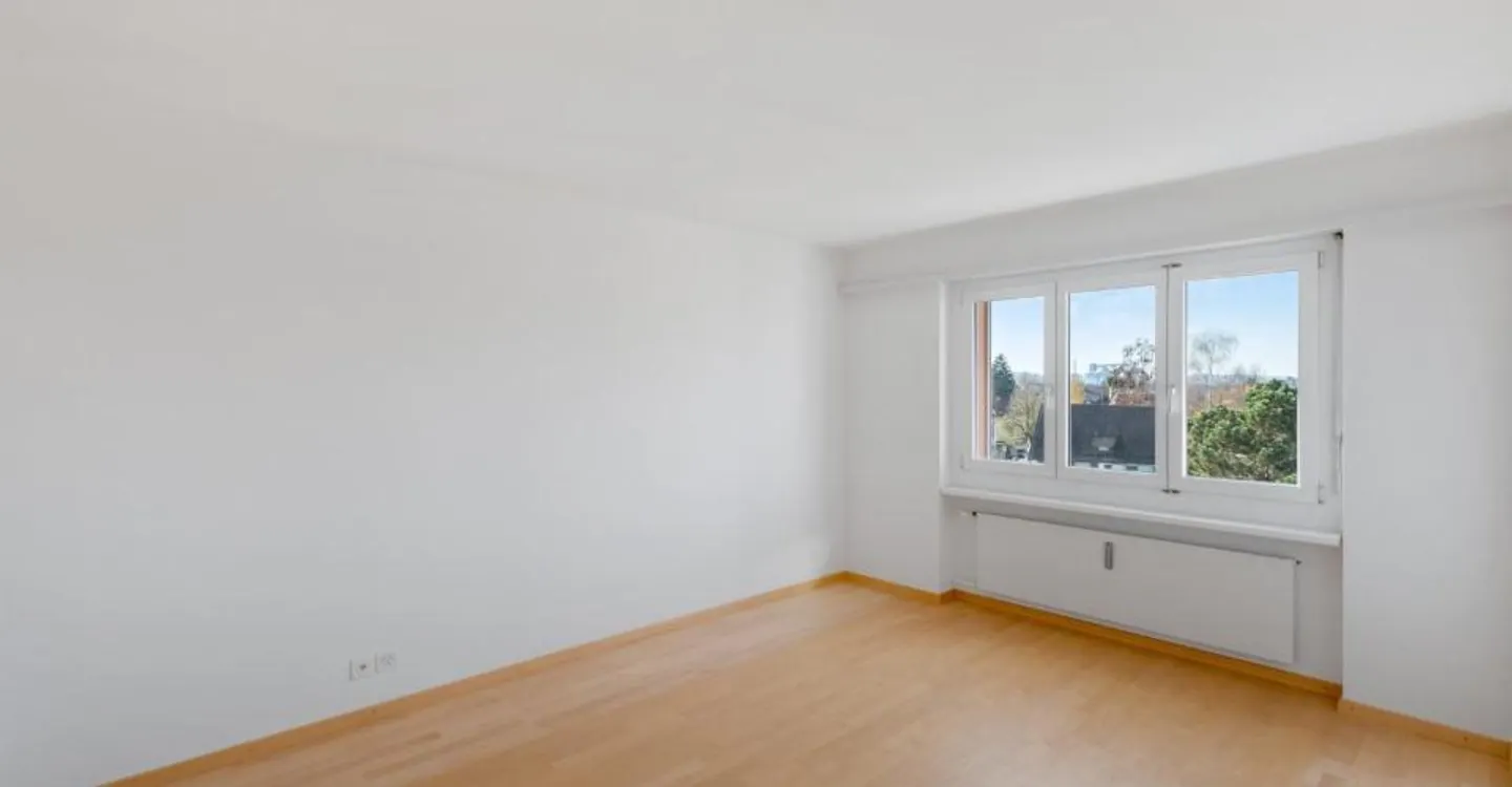 Living on 2 floors with balcony and terrace - Photo 8 of 10