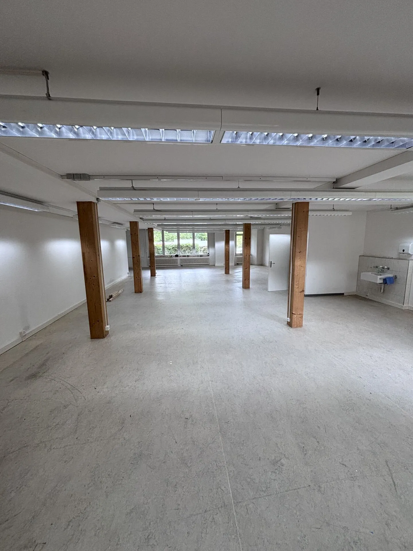 Grand espace bureau/commercial dans une ancienne filature - Photo 1 sur 7