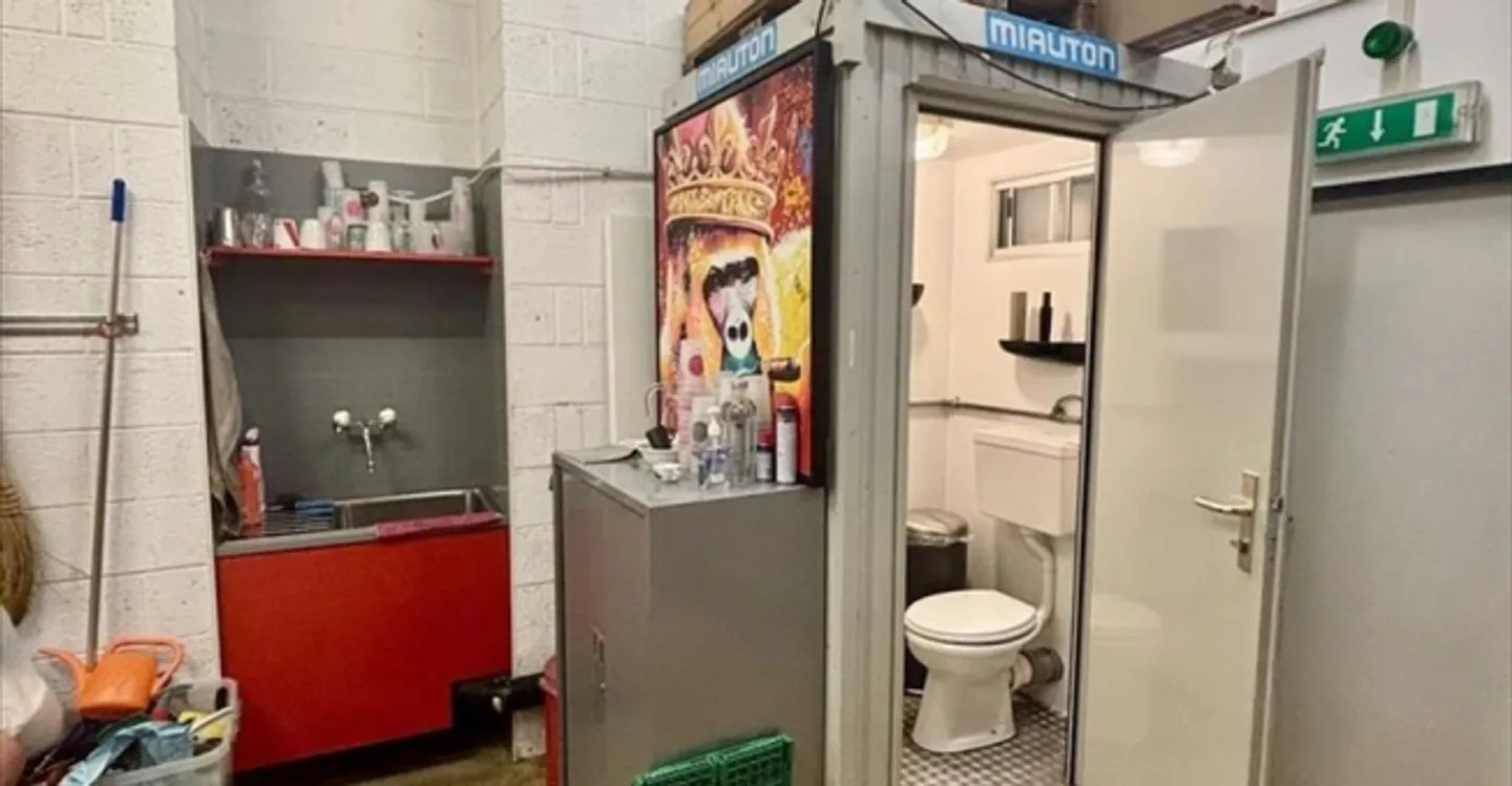 Deposit - Photo 6 of 10