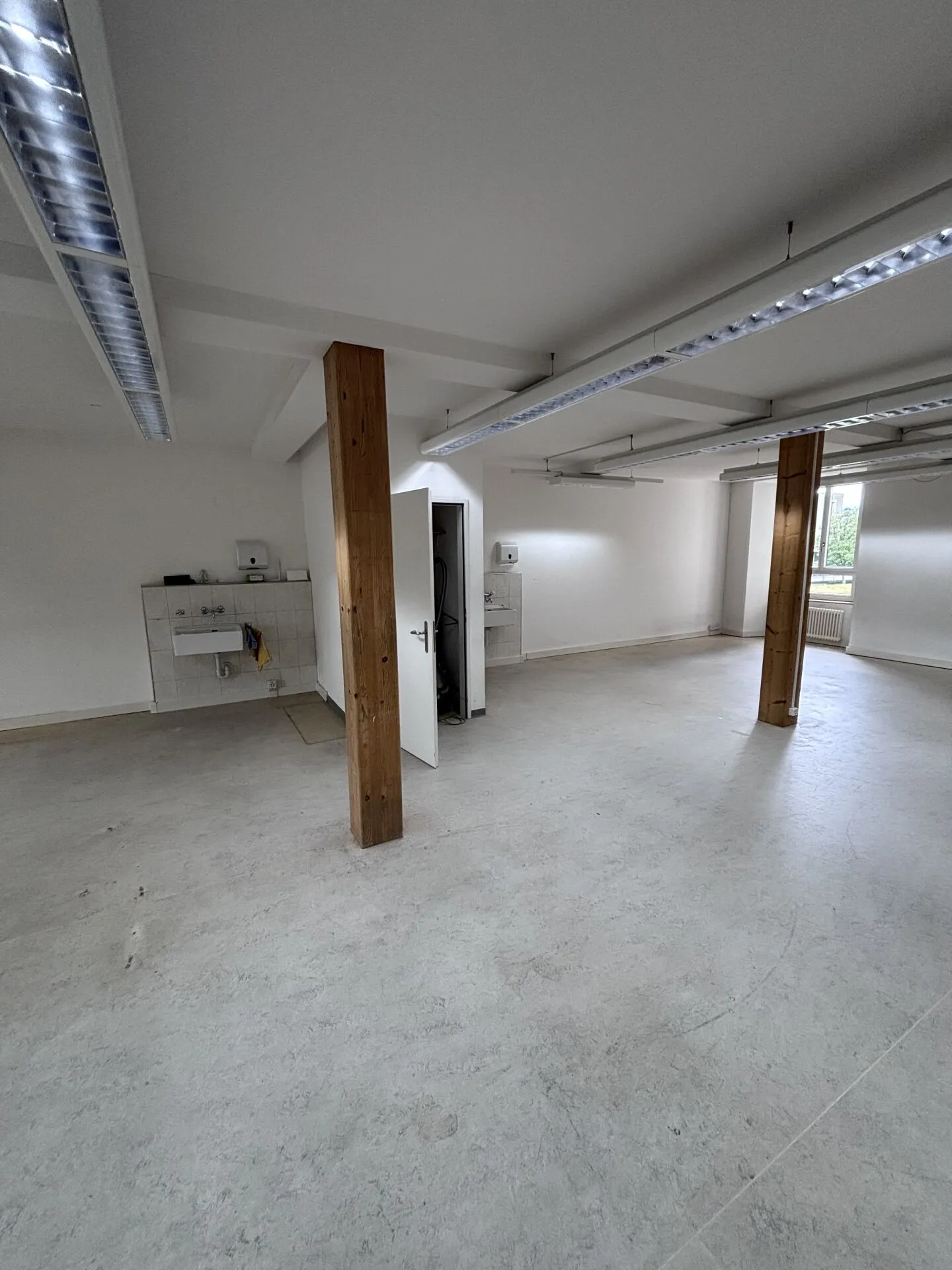 Grand espace bureau/commercial dans une ancienne filature - Photo 4 sur 7