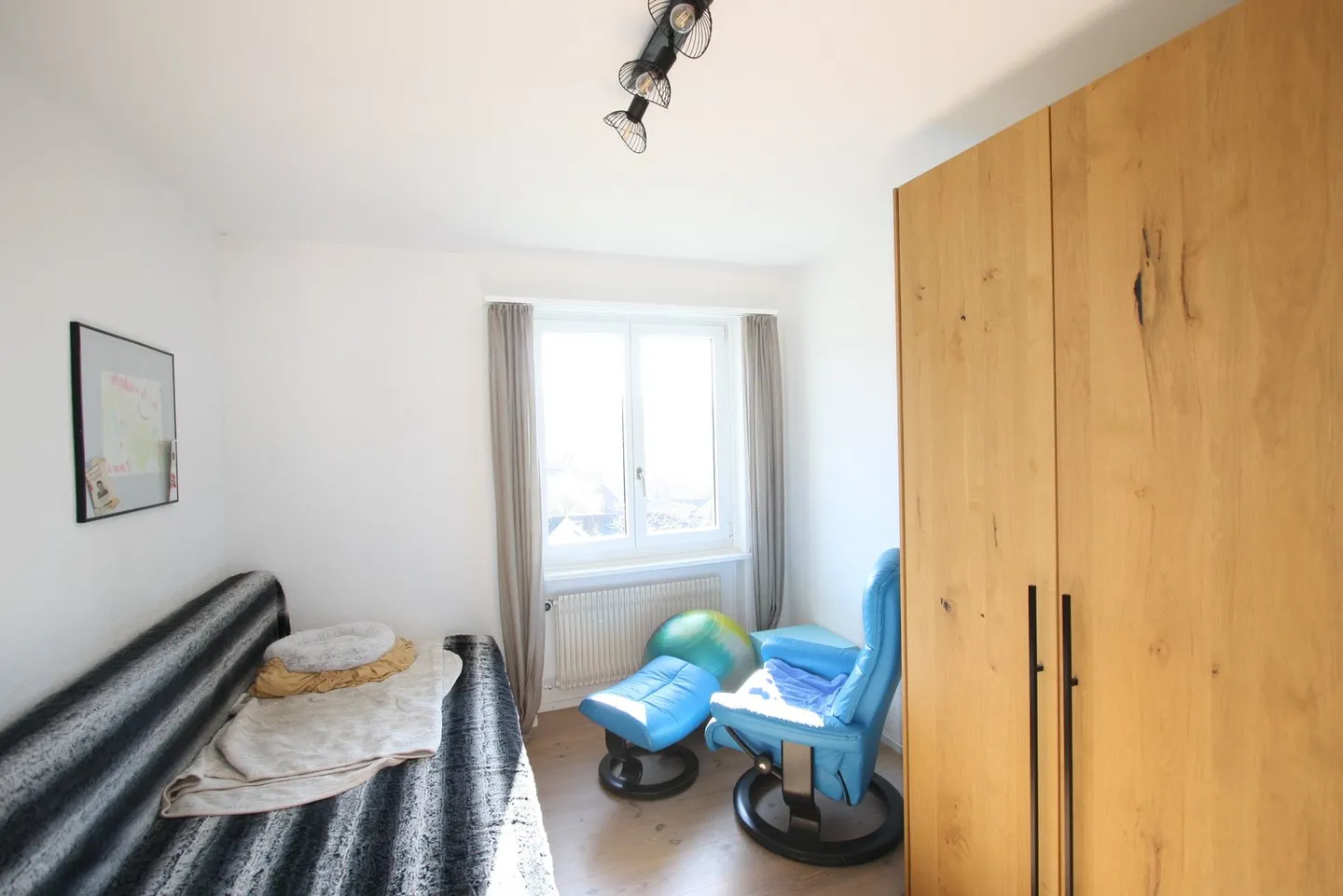 Appartamento affascinante di 4.5 stanze in una posizione tranquilla a Vechigen - Foto 16 di 18