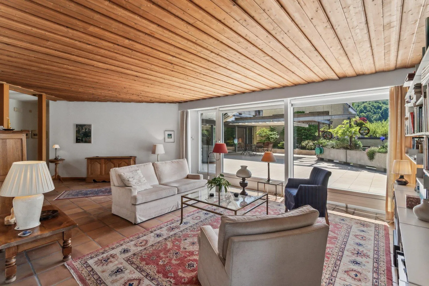 Panorama, Pergola und Privacy: einzigartige Terrassenwohnung - Foto 2 von 4