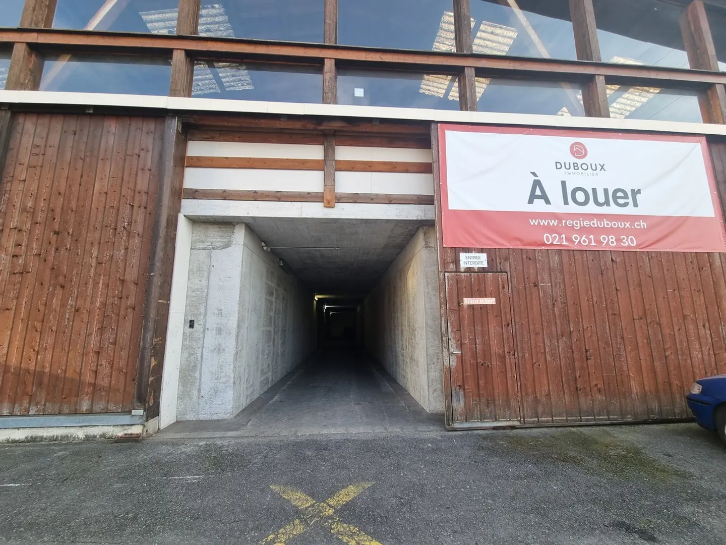 Dépôt industriel à Villeneuve - Photo 2 sur 3