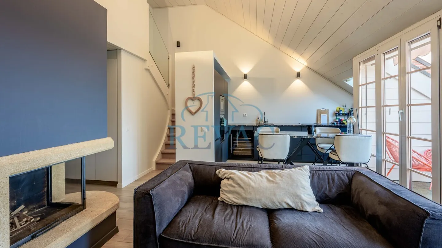 Duplex for sale - Photo 1 of 6