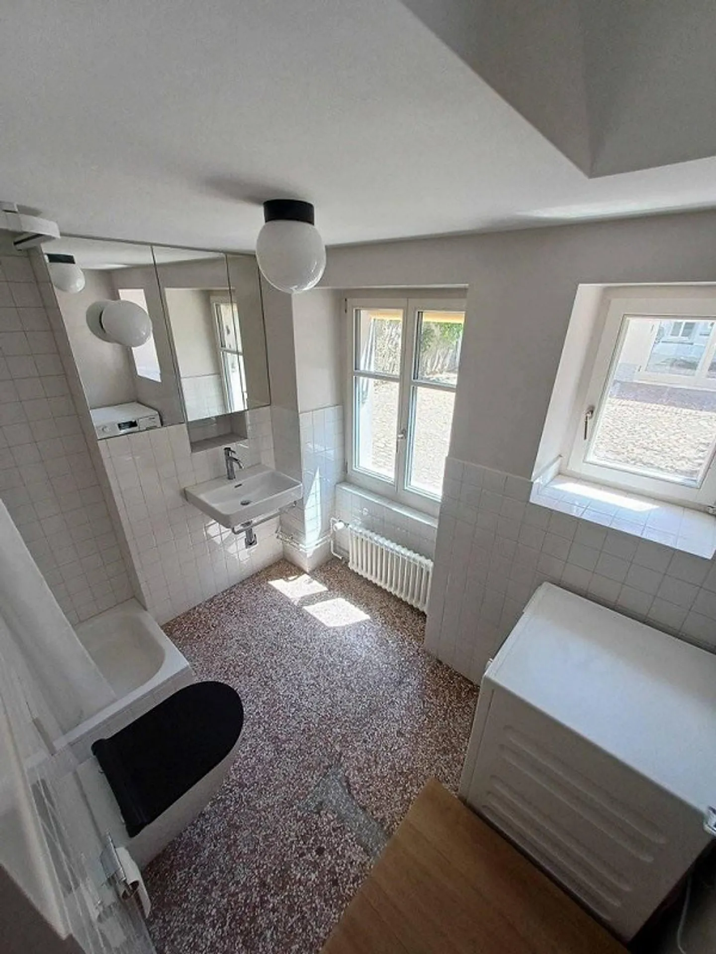 Ottimo appartamento singolo con molto comfort - Foto 5 di 10