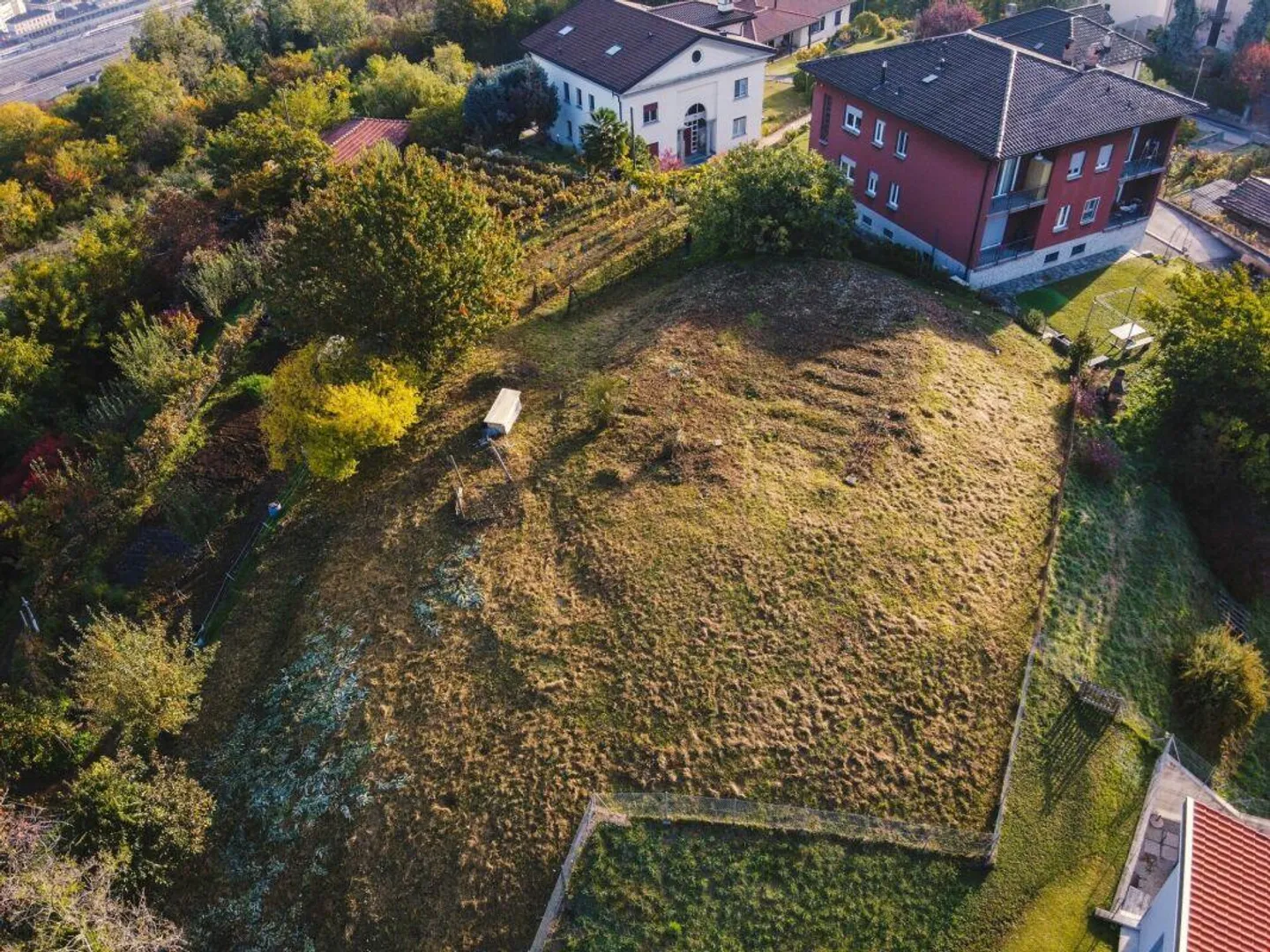 Terrain constructible avec merveilleuse vue panoramique et projet - Photo 2 sur 12