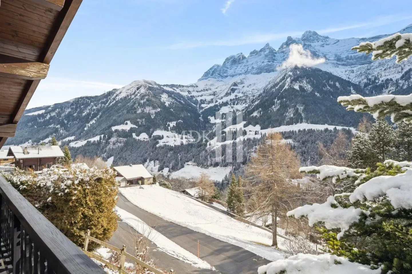 Chalet Incantevole con Vista Montagna - Foto 2 di 13