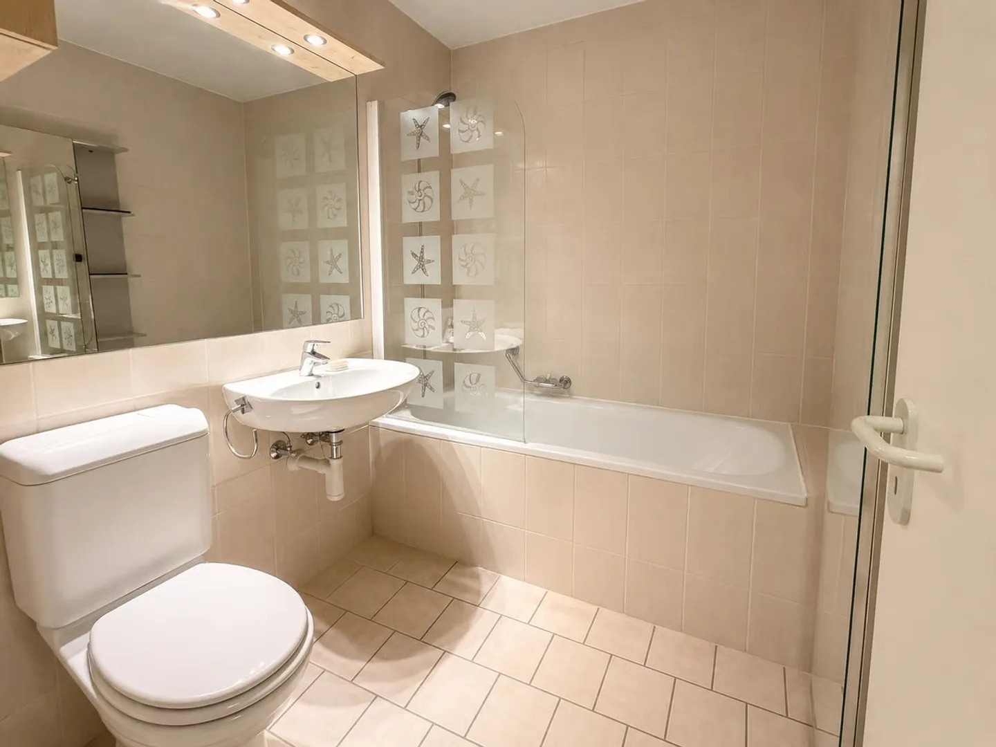 Appartement lumineux avec terrasse et jardin privatif - Photo 9 sur 13