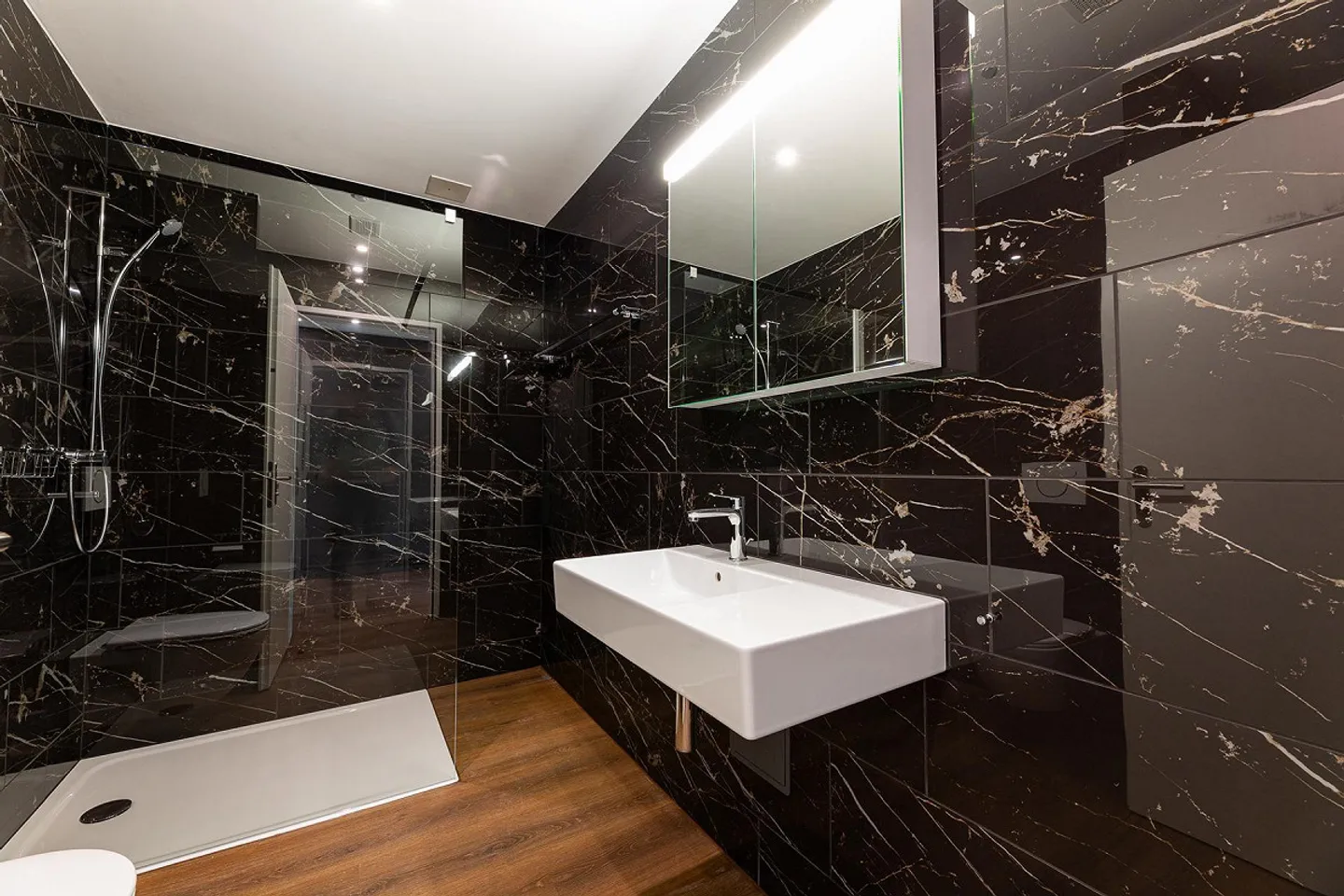 Vivere nel giardino del lago - Foto 7 di 9