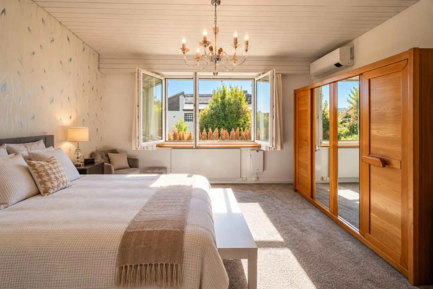 Geräumiges Familienhaus mit Garten - Foto 13 von 22