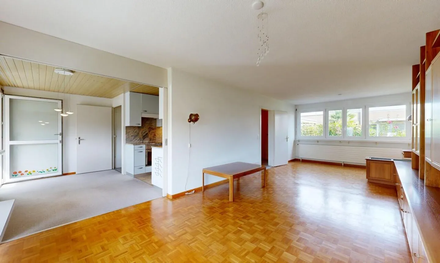 Charmantes 4.5-Zimmer-Eckhaus mit Cheminéehaus und viel Privatsphäre - Foto 2 von 11