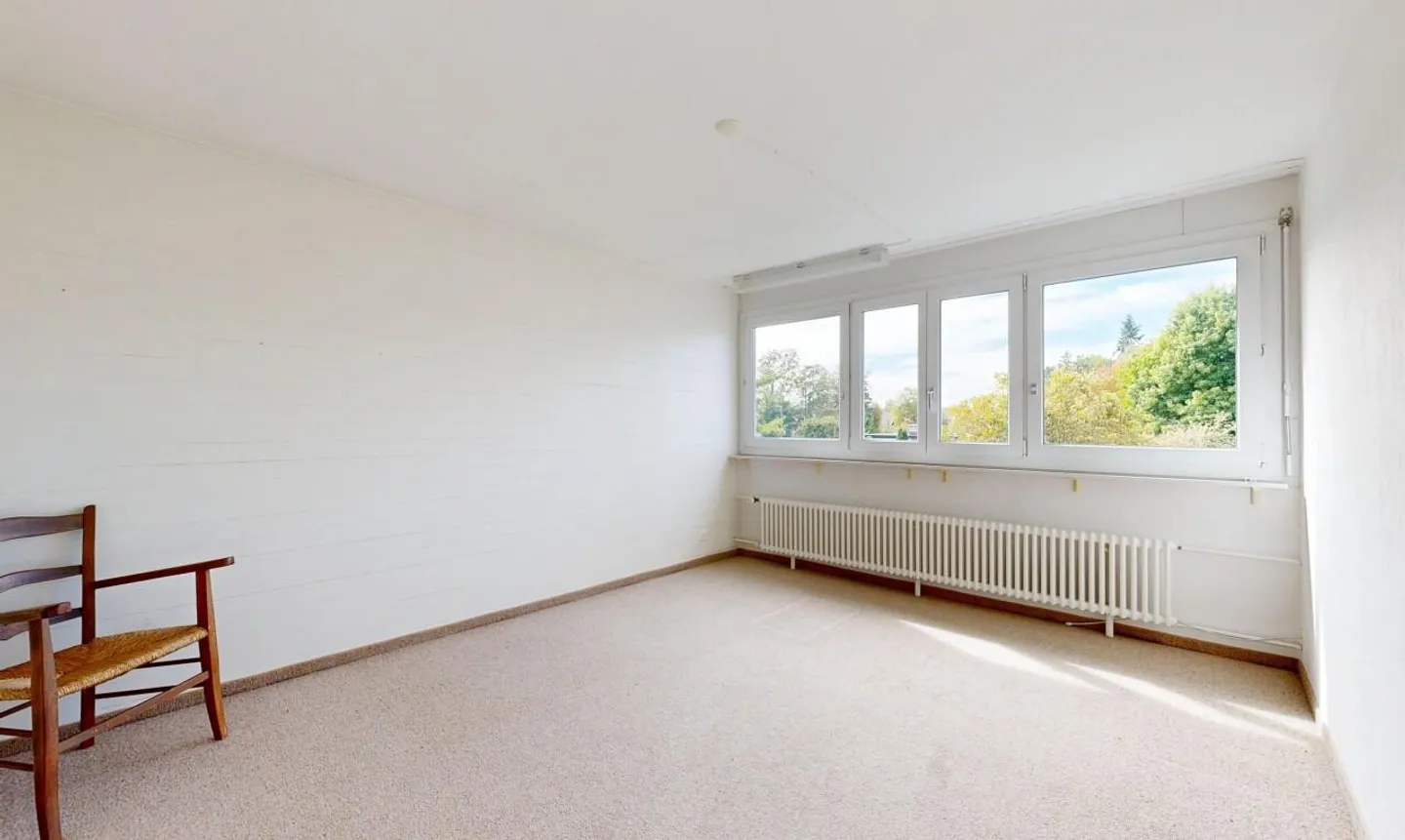 Charmantes 4.5-Zimmer-Eckhaus mit Cheminéehaus und viel Privatsphäre - Foto 4 von 11