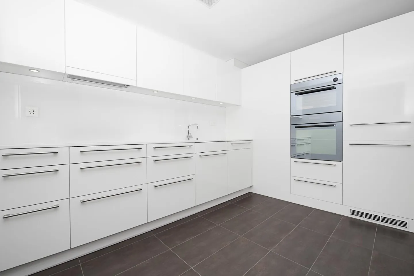 Modernes Apartment mit Loggia - Foto 3 von 8