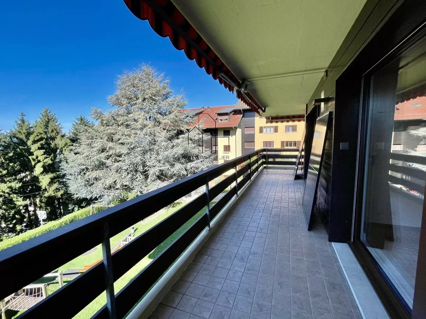 Luminoso appartamento di 5,5 stanze completamente ristrutturato - Foto 6 di 13