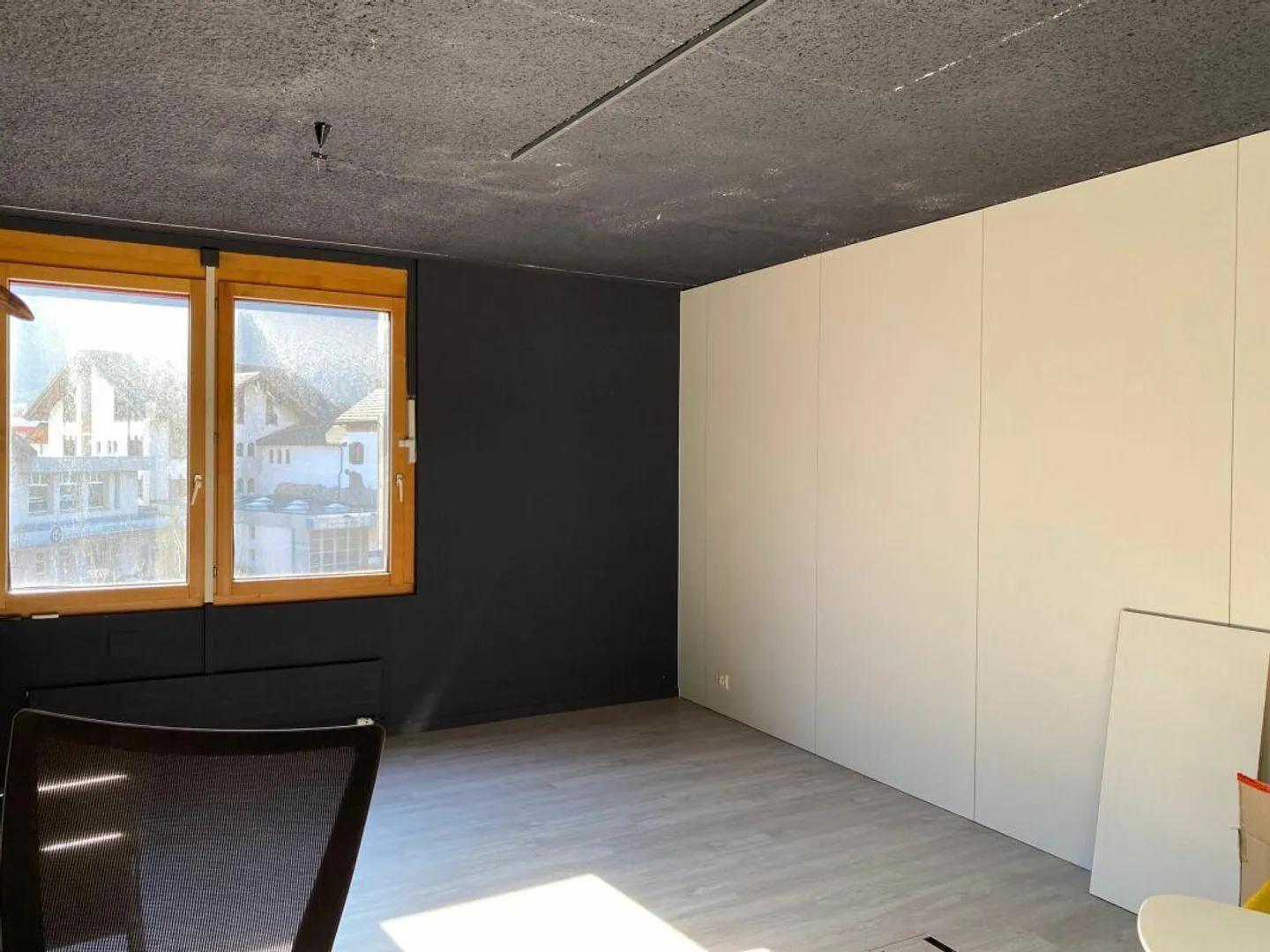 Spazio commerciale moderno per un ufficio o uno studio - Foto 7 di 8