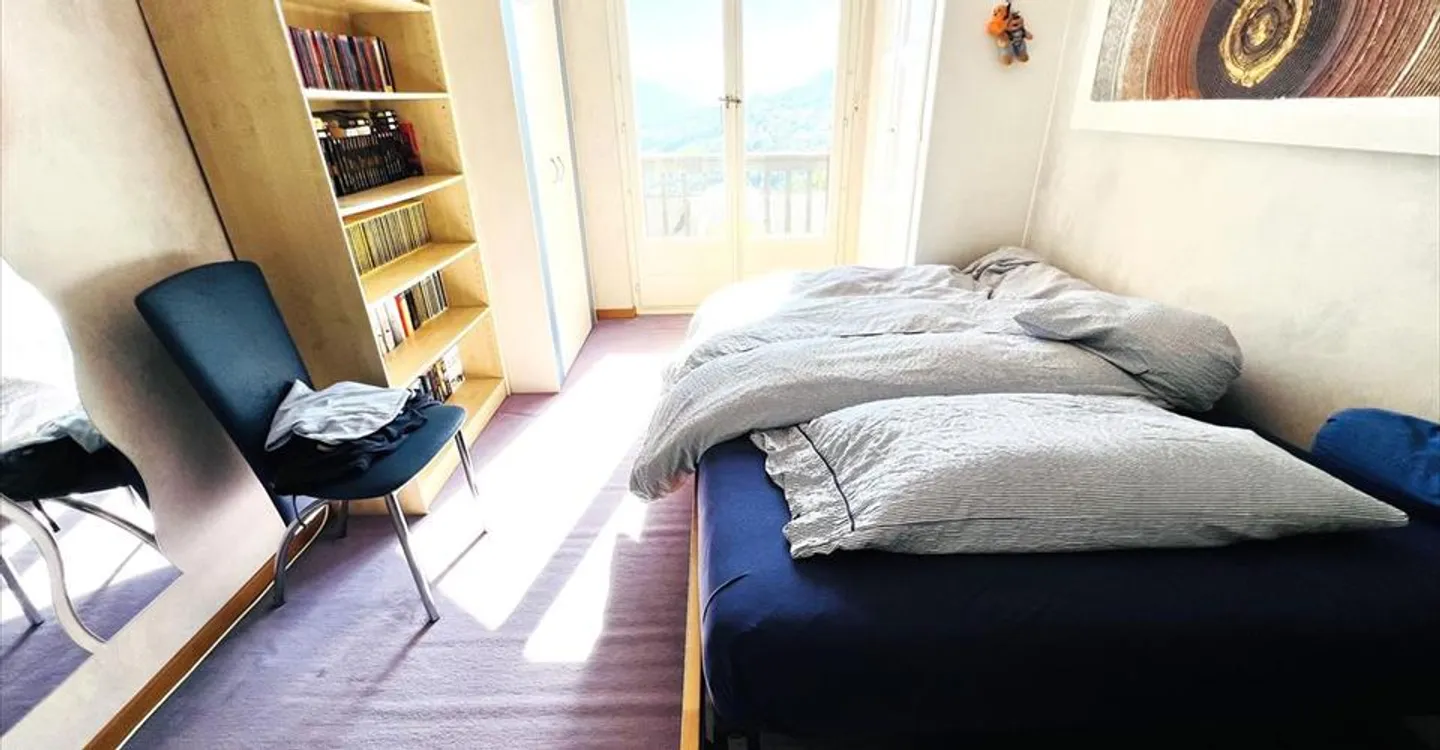 Einmaliges Angebot! Geräumiges Haus zu renovieren - 2 Wohnungen mit 6,5 Zimmern - Foto 5 von 12