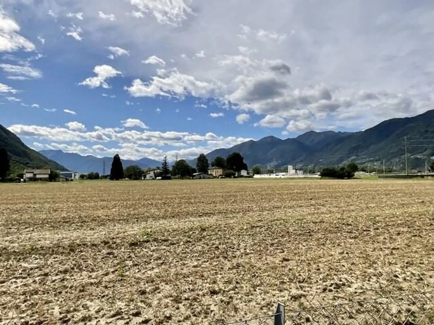 Appartamento moderno con grande terrazza a Contone in vendita - Foto 10 di 12