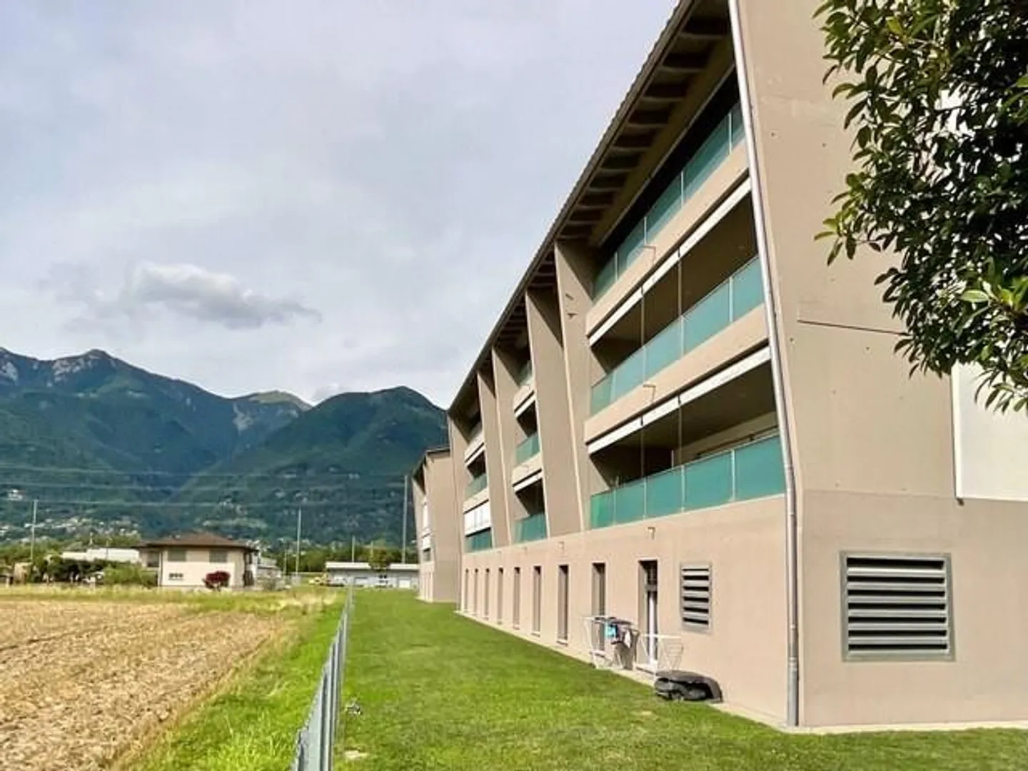 Appartamento moderno con grande terrazza a Contone in vendita - Foto 11 di 12