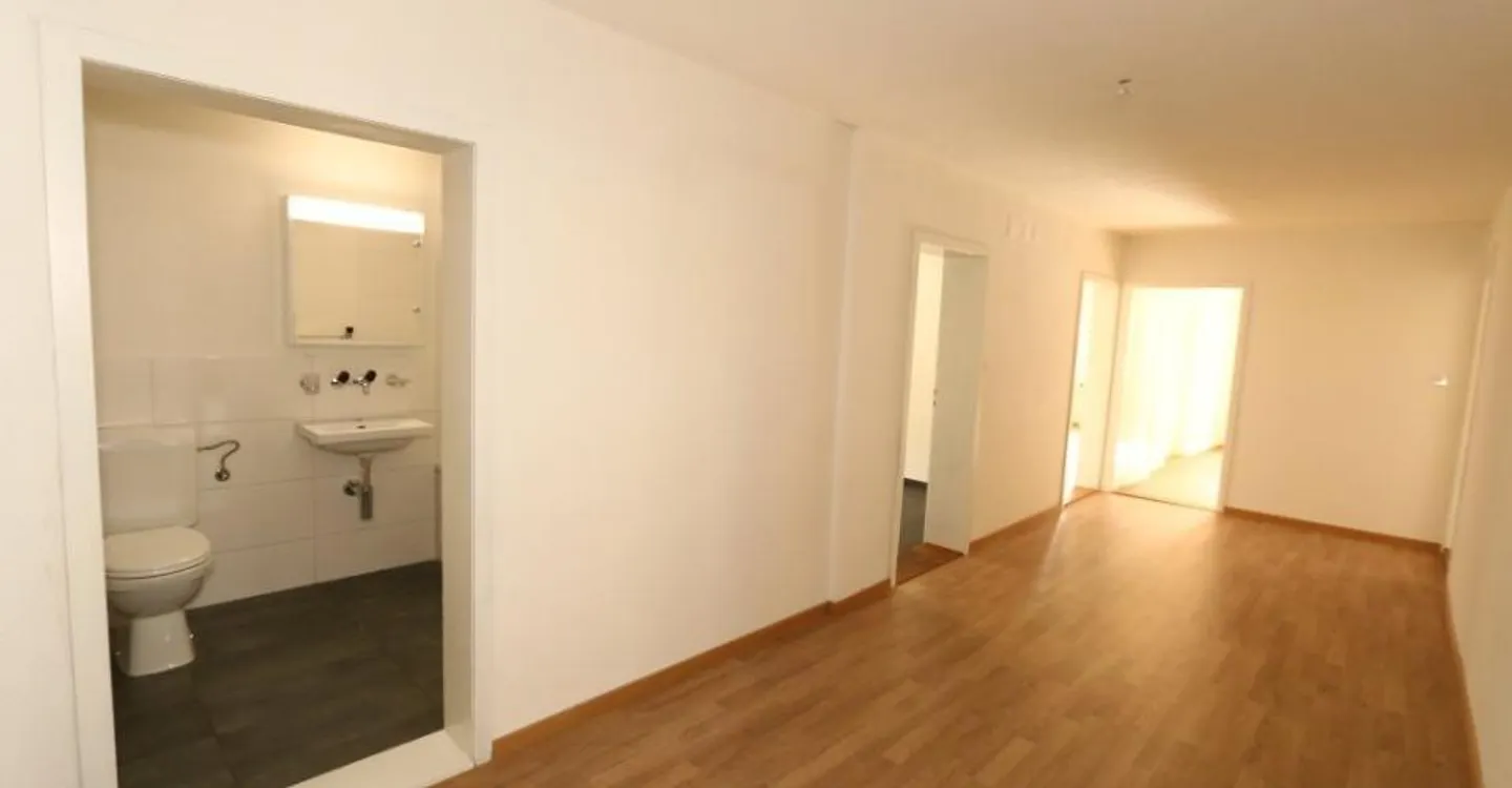 Modernes 4.5 Zimmer Appartement - Foto 3 von 10