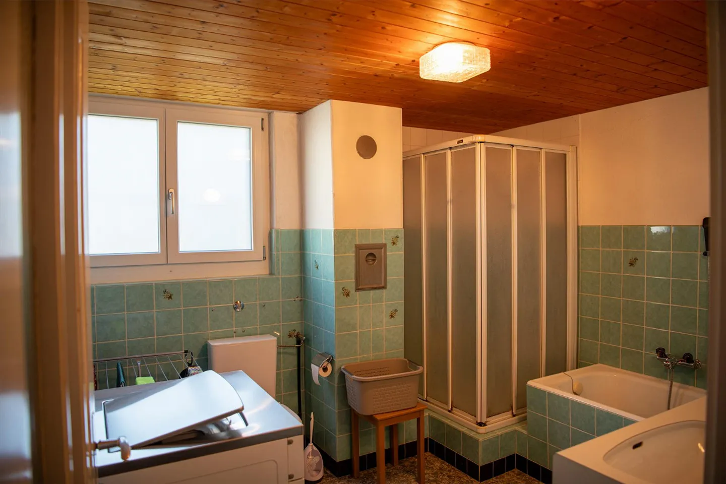 Casa unifamiliare di 6,5 stanze con fienile e enorme potenziale di espansione - Foto 7 di 10